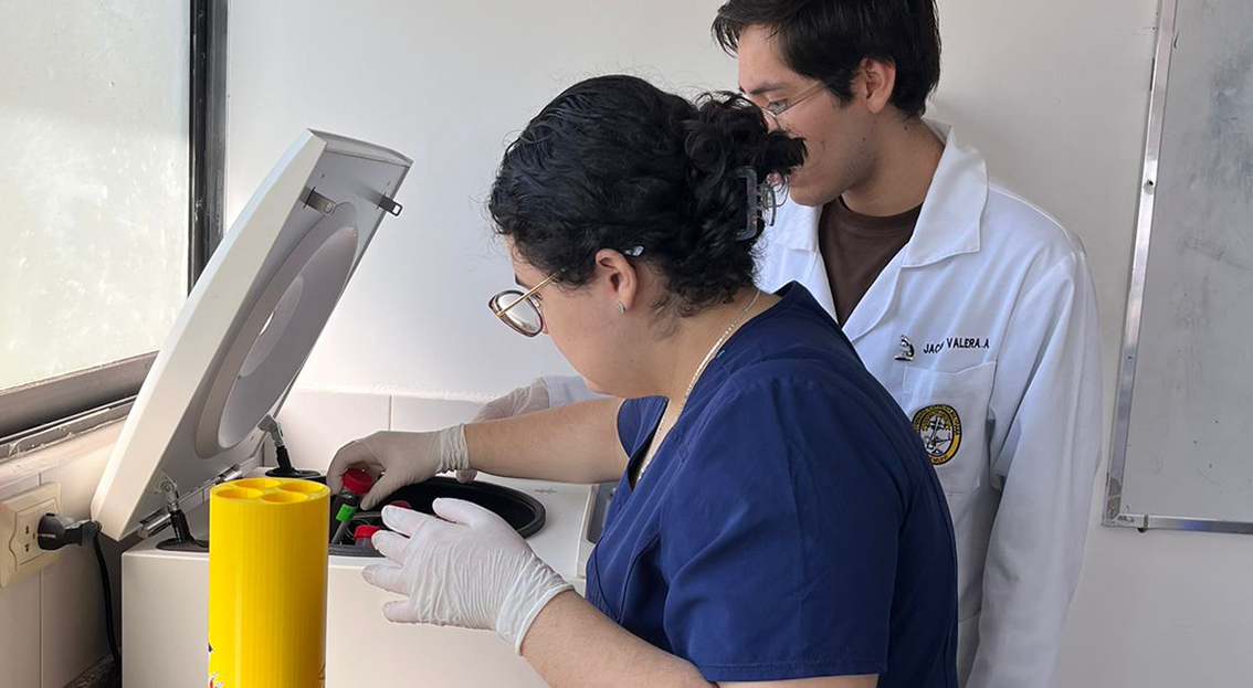 La Sociedad Científica de estudiantes de Biotecnología de la UCB participa en un proyecto internacional para la detección de parásitos en el medio ambiente